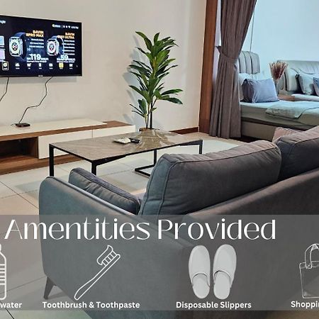 Deluxe Seaview Suite Twin Bed By The Only Bnb Tanjung Tokong 外观 照片